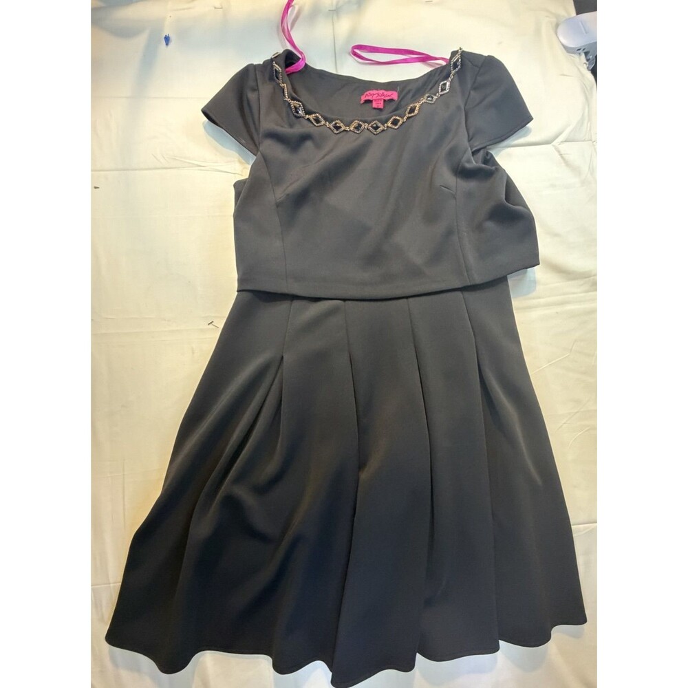🖤✨ Betsey Johnson Black Dress with Gold Chain Detail Women's Size 2